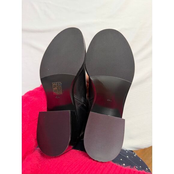 Tory Burch Black Ankle Boots with Gold Logo - Picture 12 of 14